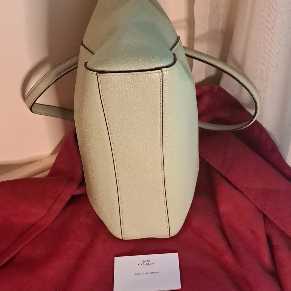 Coach Prairie Soft Seafoam Green Pebble Leather Satchel/Crossbody Like New - Picture 8 of 11